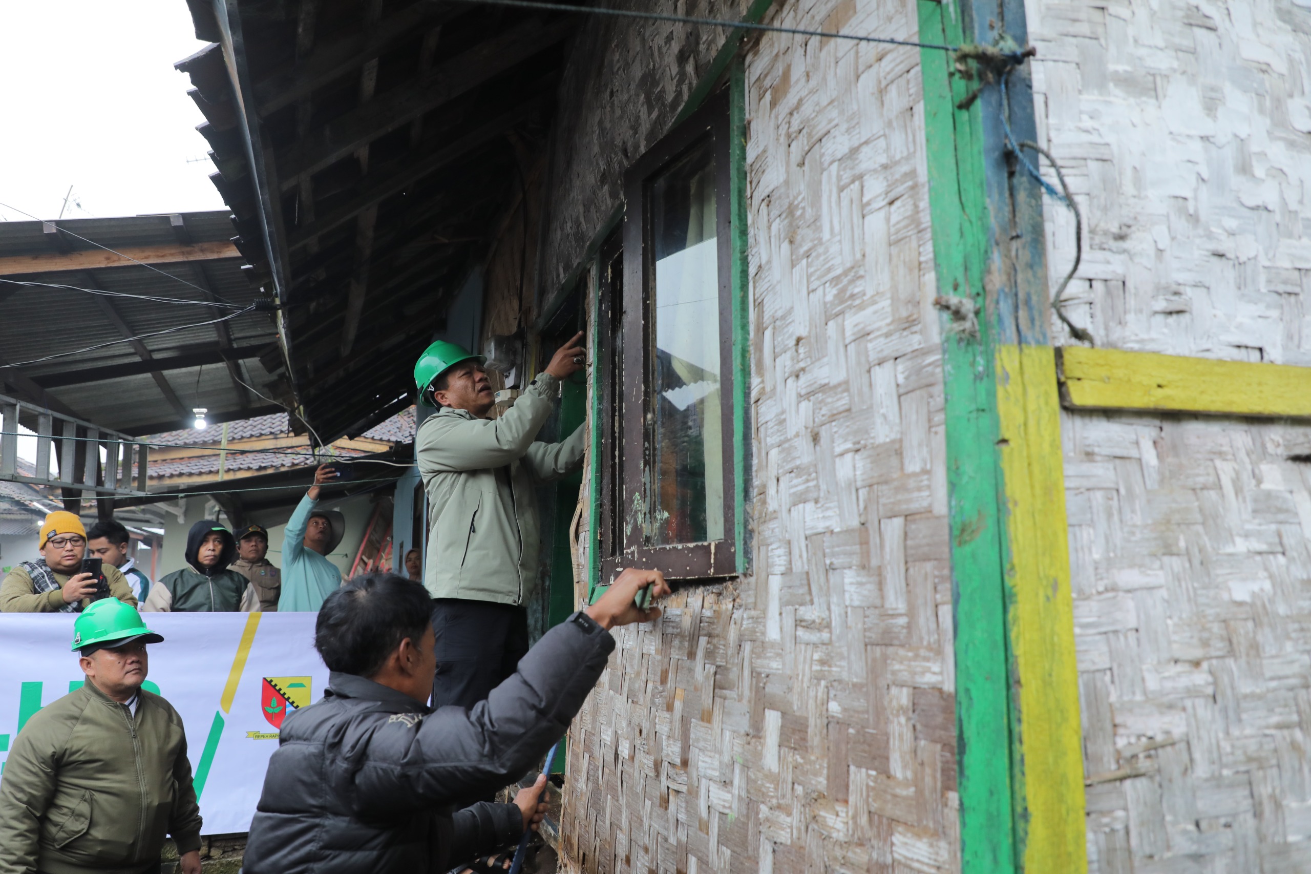 Rumah Tidak Layak Huni (RTLH) milik warga Kabupaten Bandung yang telah selesai diperbaiki melalui program Pemkab Bandung.