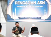 Bupati Dony saat memberikan Arahan dalam Pengajian Rutin ASN di Gedung Negara