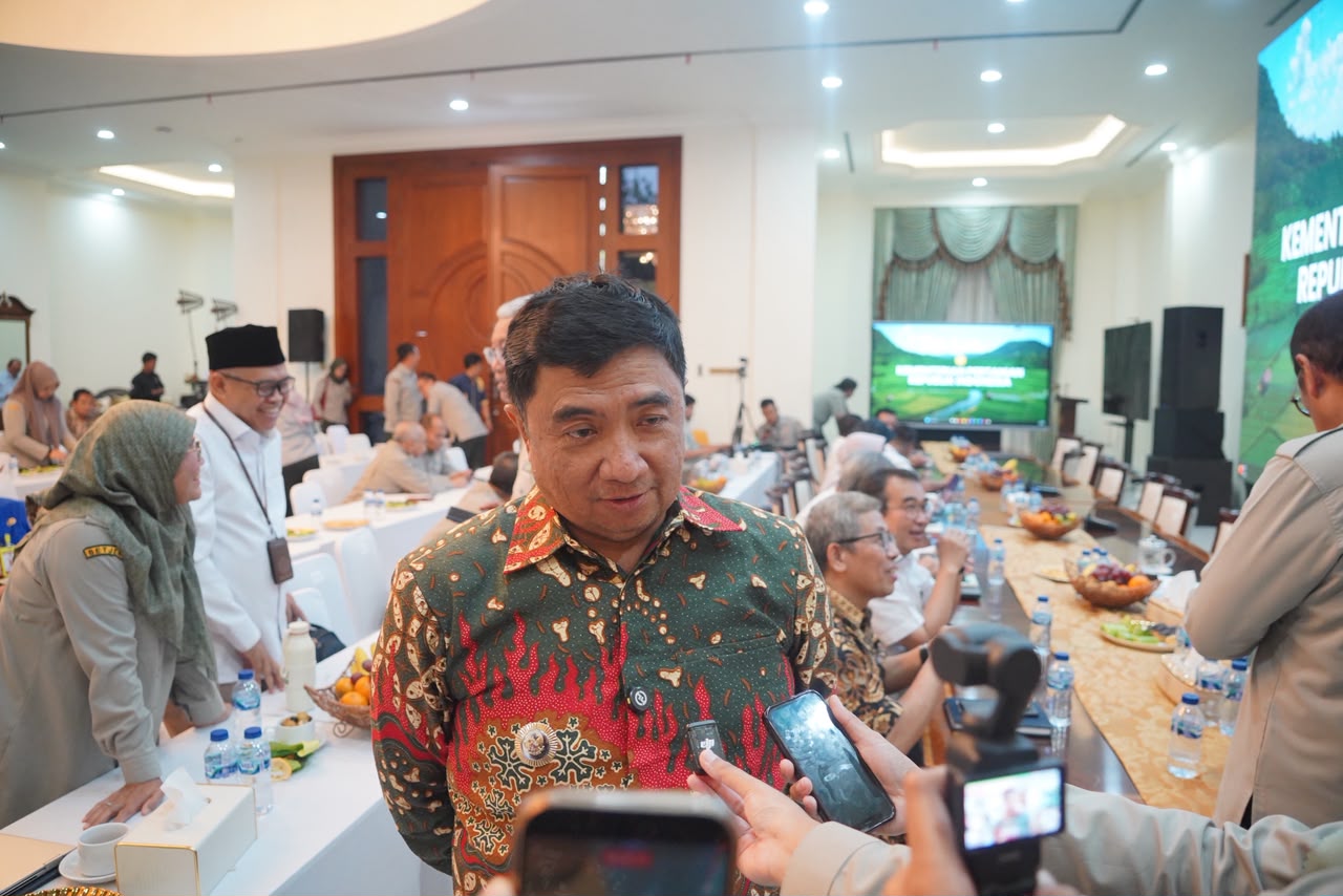Bupati Garut Abdusy Syakur Amin menghadiri Rapat Koordinasi Program Bioethanol di Jakarta Selatan, Senin (21/9/2026).