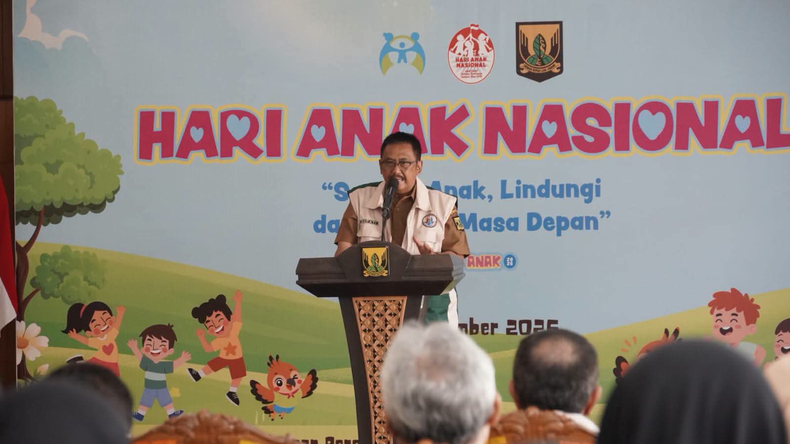 Bupati Sukabumi H. Asep Japar melantik pengurus Forum Anak Daerah Kabupaten Sukabumi periode 2026–2028 di Pendopo Sukabumi.