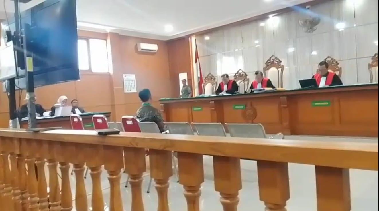 Bupati Bandung Dadang Supriatna memberikan keterangan sebagai saksi dalam persidangan PT Bandung Daya Sentosa.