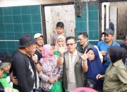 Bupati Bandung Dadang Supriatna atau KDS turun langsung menemui warga terdampak kebakaran di Desa Lebakwangi, Kecamatan Arjasari, Kabupaten Bandung, Senin (14/9/2026).