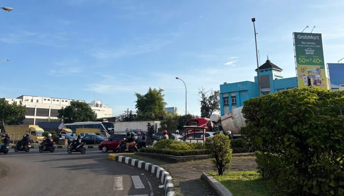 Simpang Pelanggaran Tertinggi, Ibrahim Adjie Macet Pagi Ini