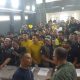 Ratusan pengemudi ojol dari POB Priangan Timur mengikuti aksi unjuk rasa di Gedung DPRD Kota Tasikmalaya. Keterangan foto: Ratusan pengemudi ojek online yan