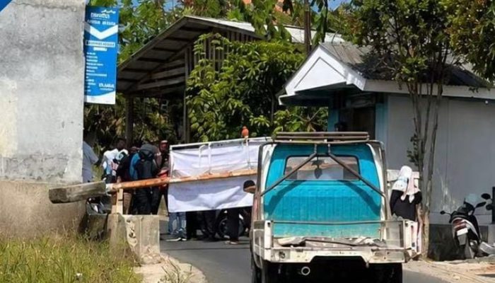 Polemik SPK Bodong: Jalan Desa Mekarsari Ditutup, Warga Jadi Korban
