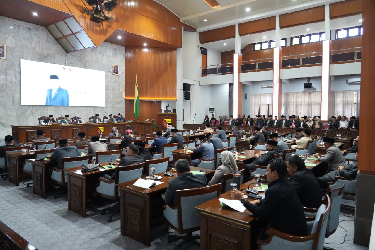Rapat Paripurna DPRD Kabupaten Bandung menyepakati Propemperda 2027 dan membahas Nota Pengantar RAPBD Tahun Anggaran 2027.