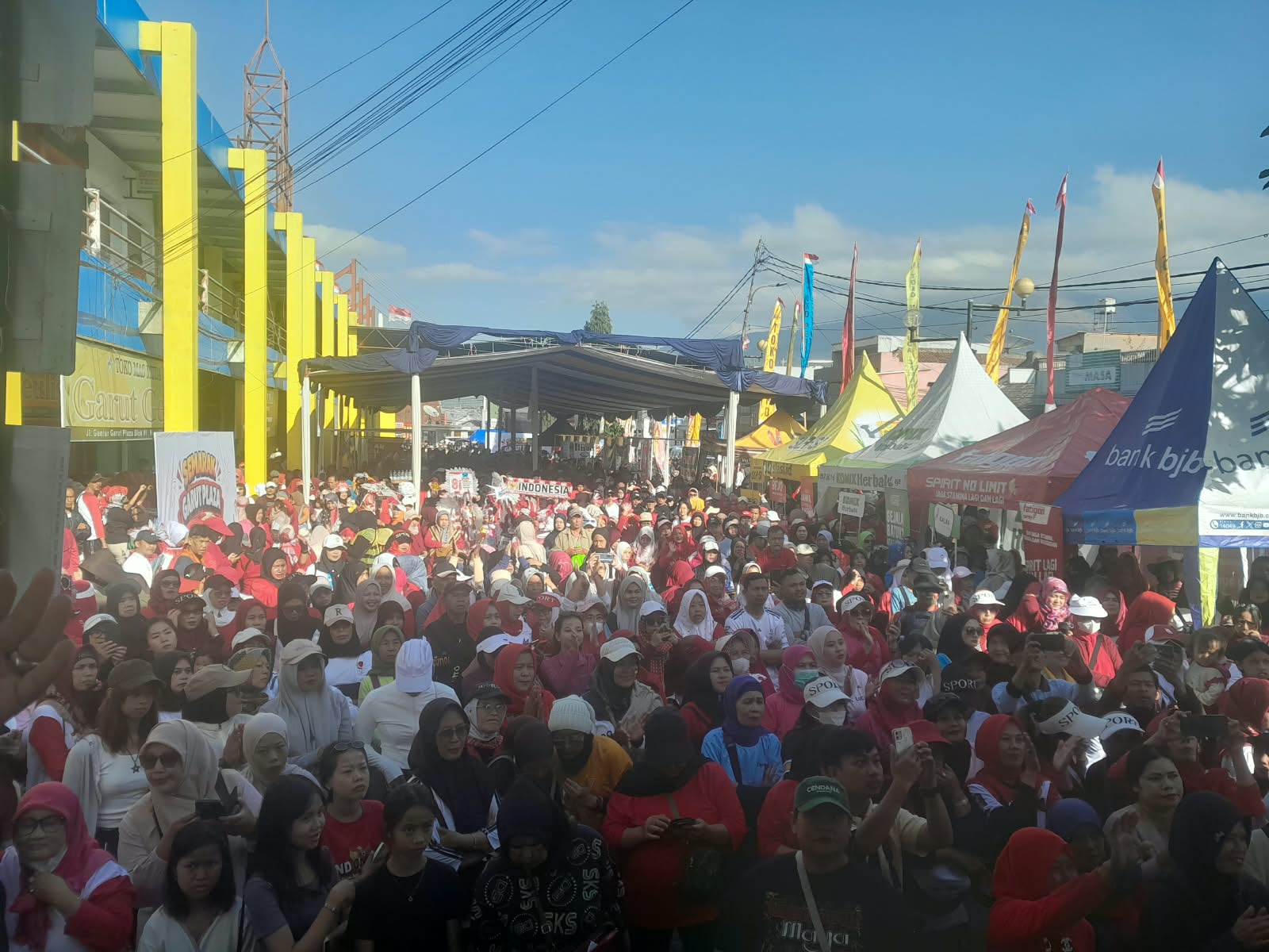 Aktivasi dan rebranding Garut Plaza untuk menghidupkan kembali pusat perdagangan dan UMKM di Kabupaten Garut.
