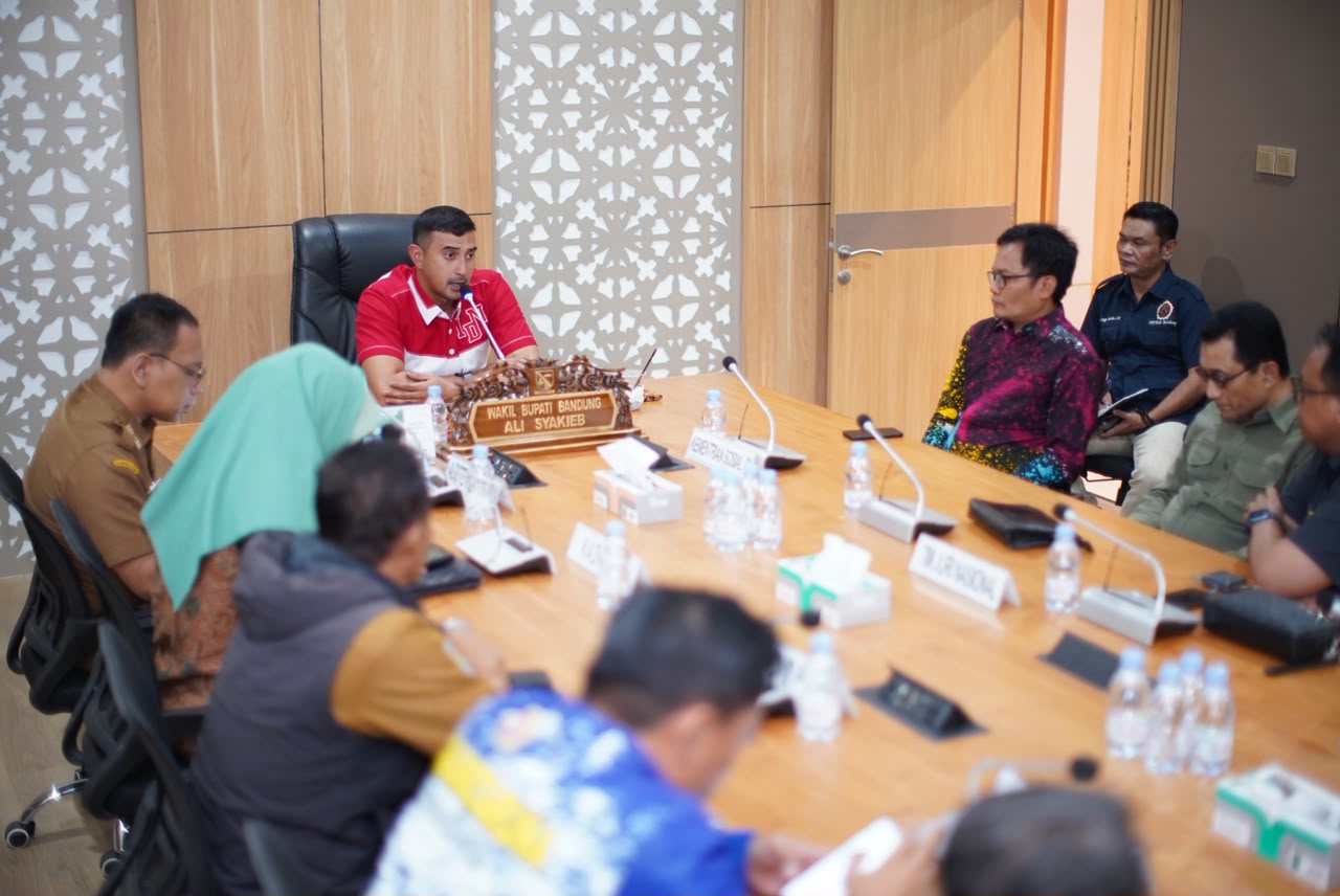 Wakil Bupati Bandung Ali Syakieb menerima Tim Juri Nasional Karang Taruna Berprestasi 2026 di Rumah Dinas Wakil Bupati Bandung.