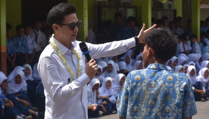 Wabup Fajar Tekankan Karakter dan Literasi Digital Siswa Darmaraja
