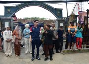 Wabup Fajar saat menghadiri Milangkala Kecamatan Situraja ke-116 dan Desa Situraja Utara ke-43 di Alun-alun Situraja