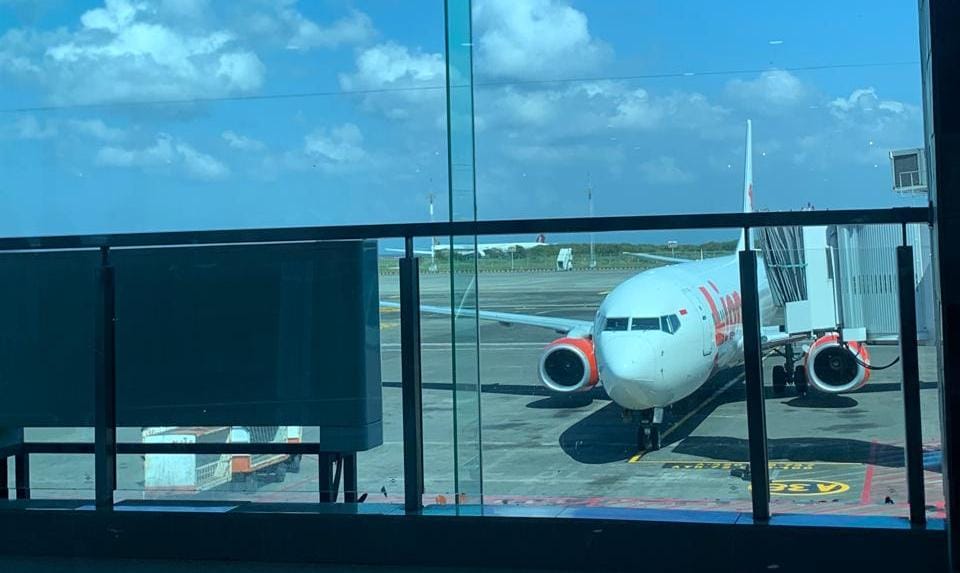 Bandara Husein Sastranegara ditutup sementara akibat abu vulkanik. Foto: Fadhil Akbar
