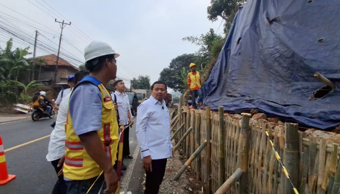 TPT Jalan Sumedang-Bandung Longsor, Perbaikan Permanen Baru Januari 2027