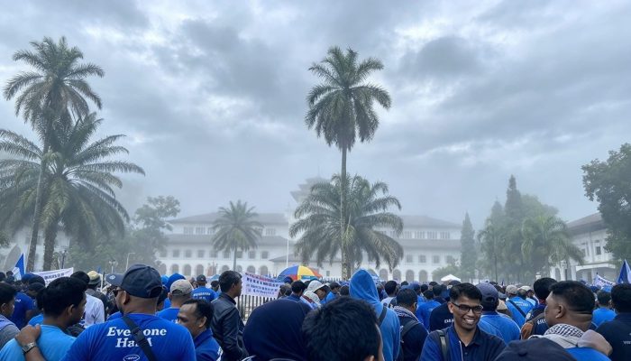 Bandung Memanas! 7 Aksi Demo Serentak Hari Ini