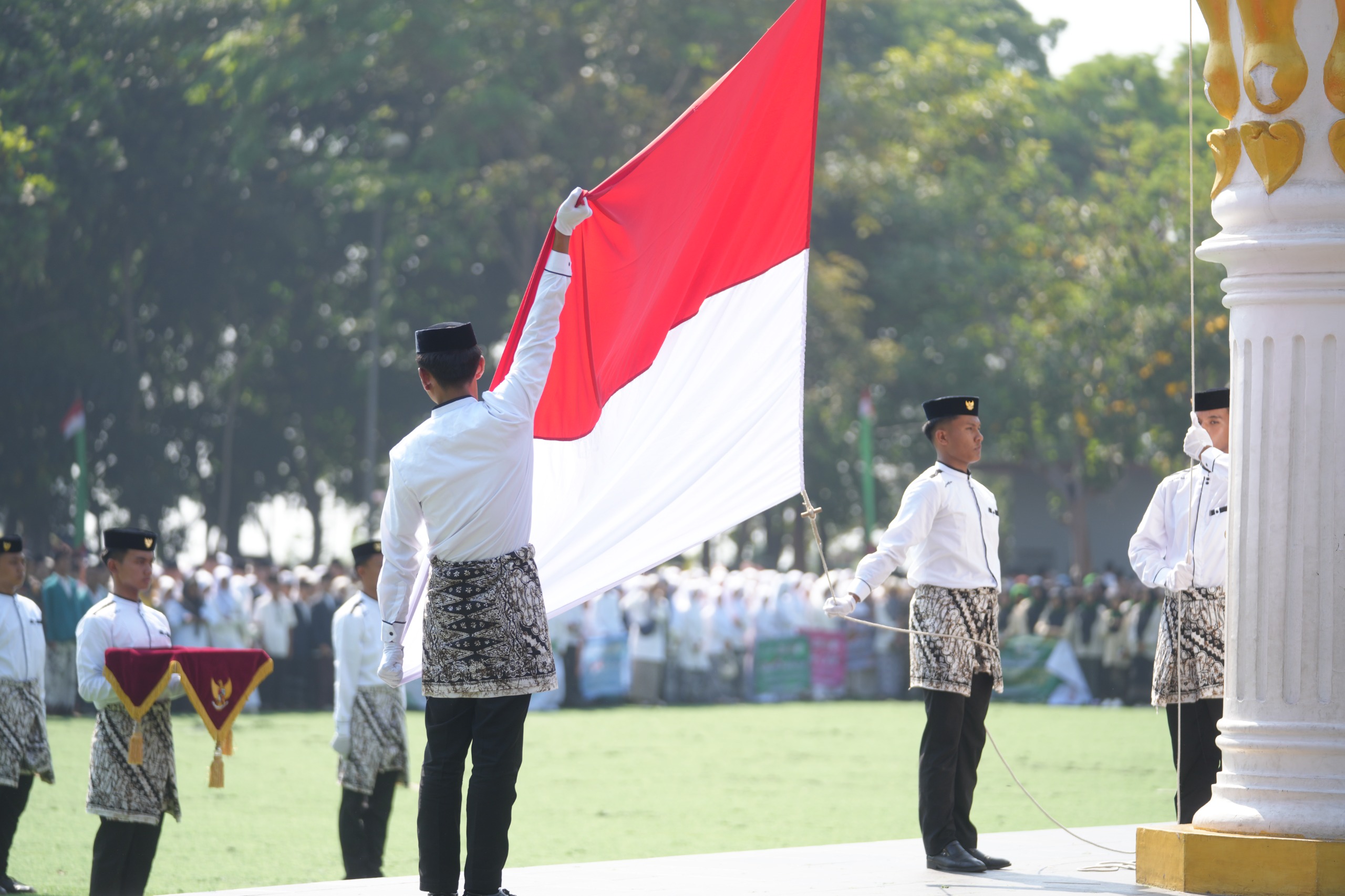 Peringatan Hari Santri Nasional ke-11 dan pembukaan MTQ ke-48 di Lapangan Upakarti, Soreang, Kamis (22/10/2026).