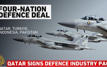 Tangkapan layar siaran televisi Al Jazeera memberitakan penandatanganan pakta pertahanan militer antara Indonesia, Qatar, Turki, dan Pakistan.