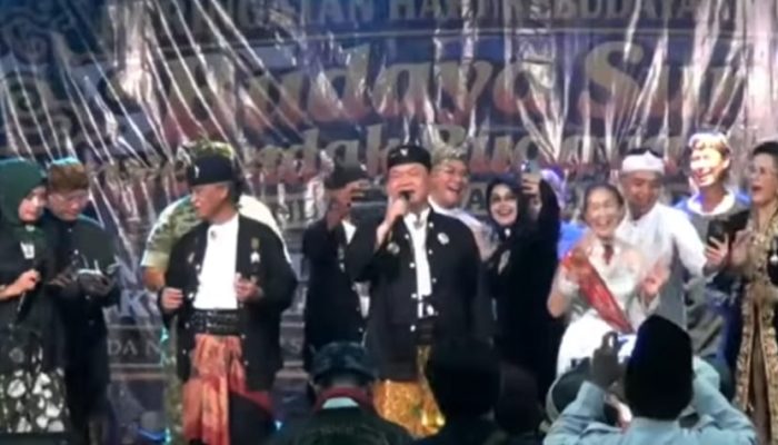 Dikukuhkan Jadi Panglima Sunda, Suara Emas Jenderal Dudung Hipnotis Audiens!