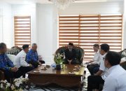 Bupati Bandung Dadang Supriatna (KDS) memimpin audiensi dengan Pertamina Patra Niaga terkait antisipasi kelangkaan BBM subsidi di Kantor Bupati Bandung, Kamis (1/10/2026).