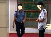 Larangan Melintas di Depan Orang Shalat: Dosa Besar yang Sering Diabaikan