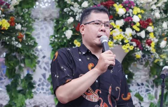 Perwakilan Keluarga Pengantin saat menyampaikan sambutan Seserahan pengantin