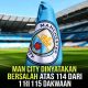 Bendera dengan Logo Manchester City dengan latar belakang Stadion