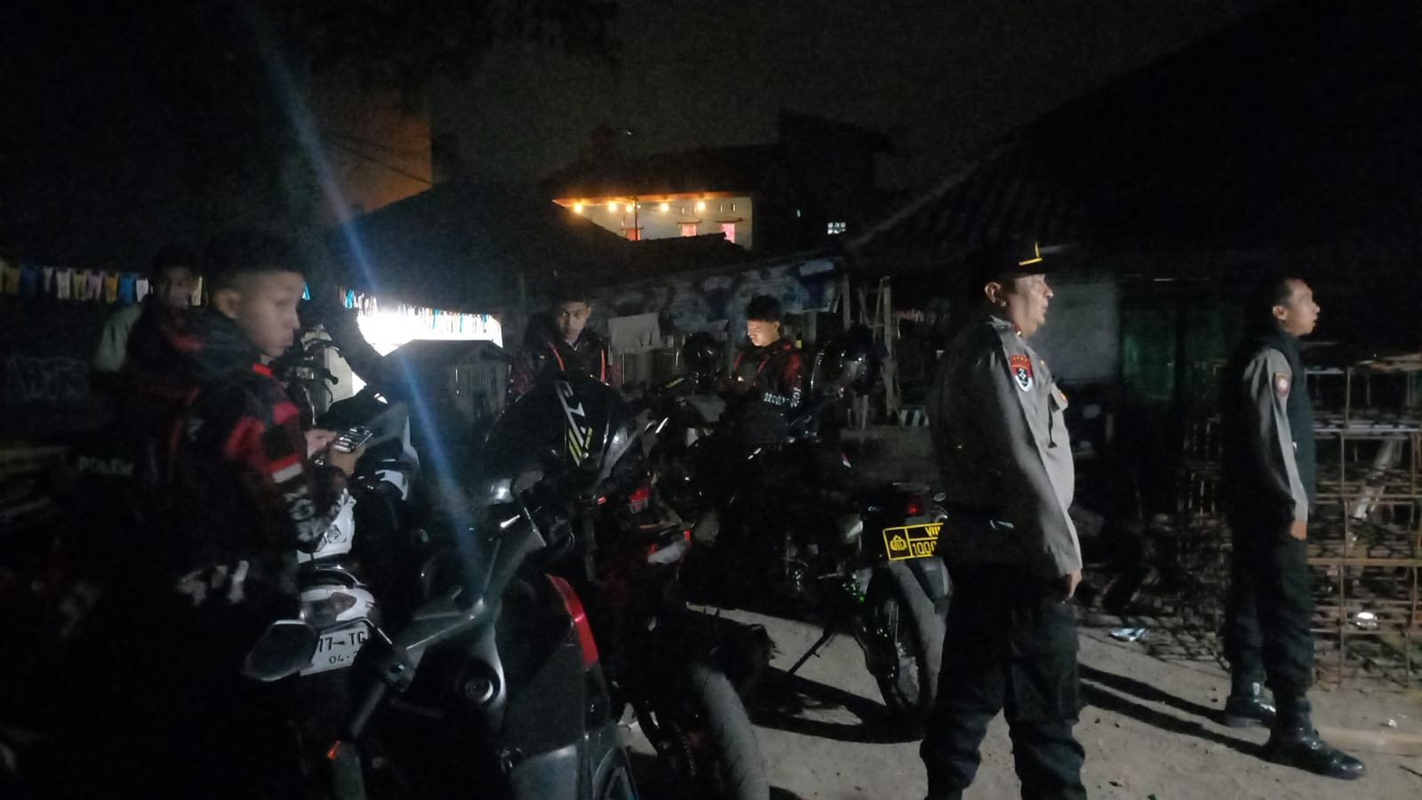 Tim Maung Galunggung Polres Tasikmalaya Kota melakukan patroli di lokasi yang dilaporkan warga.