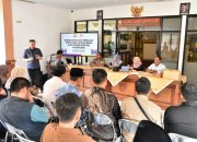 Sekda Sumedang Tuti Ruswati saat memonitoring simulasi Pilkades Digital di Kecamatan Cimalaka.