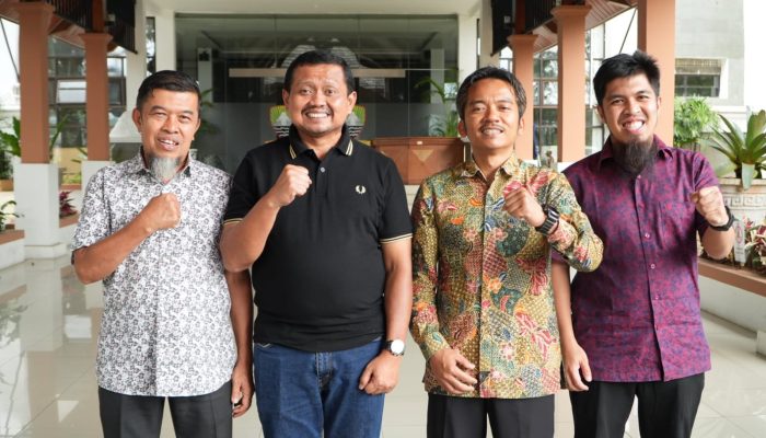 Ketua RT Mendunia Bikin Bupati Dony Belajar Kelola Sampah!