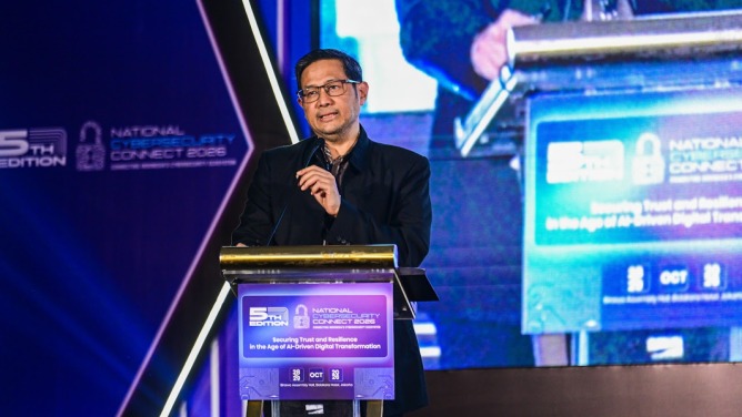 Staf Ahli Menteri Bidang Sosial, Ekonomi, dan Budaya Raden Wijaya Kusumawardhana memberikan Opening Speech pada National Cybersecurity Connect (NCC) 2026 di Hotel Bidakara, Jakarta Selatan, Rabu (28/10/2026). Foto: Anhar/Komdigi