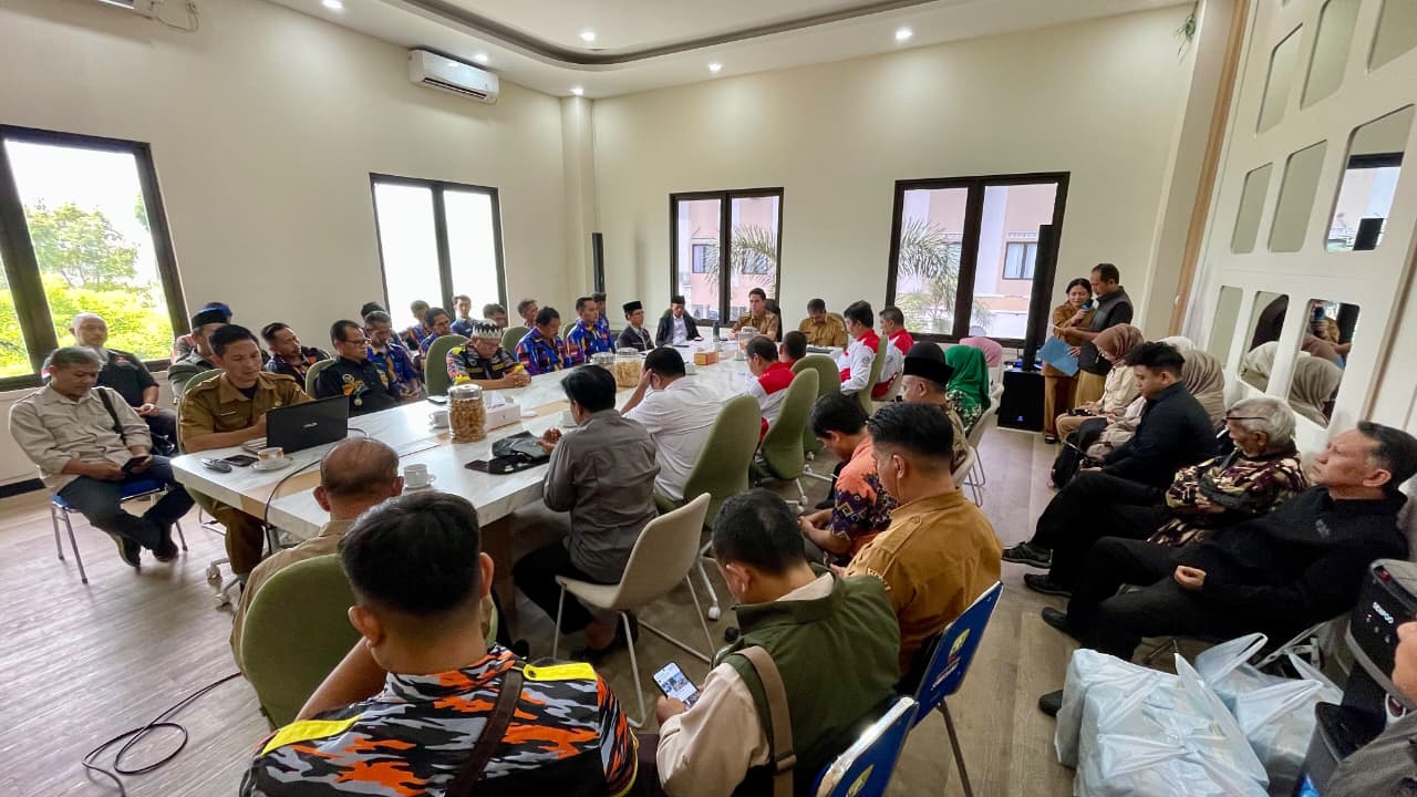 Wakil Bupati Sumedang M Fajar Aldila saat bersilaturahmi dengan tokoh agama dan ormas di PPS Sumedang.