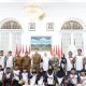 Wakil Bupati Sumedang M. Fajar Aldila melepas kontingen olahraga tradisional di Gedung Negara.