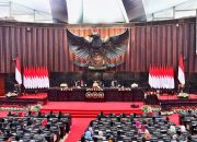 Rakyat Berjuang Menegakkan Demokrasi, Wakil Rakyat Kerja Apa?!