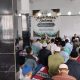 Wakil Wali Kota Tasikmalaya Diky Candra memimpin kegiatan zikir dan selawat bersama ratusan jemaah termasuk pedagang Pasar Cikurubuk di Masjid Al-Mujahidin,