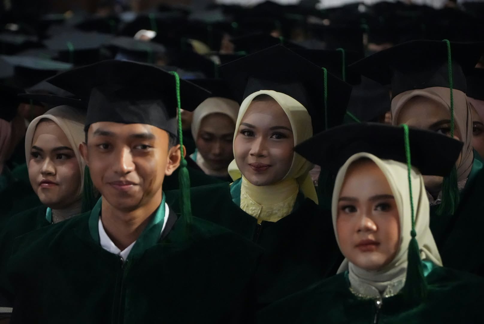 Wisuda XLIV UNSAP di Graha Asia, Plaza Asia Sumedang.