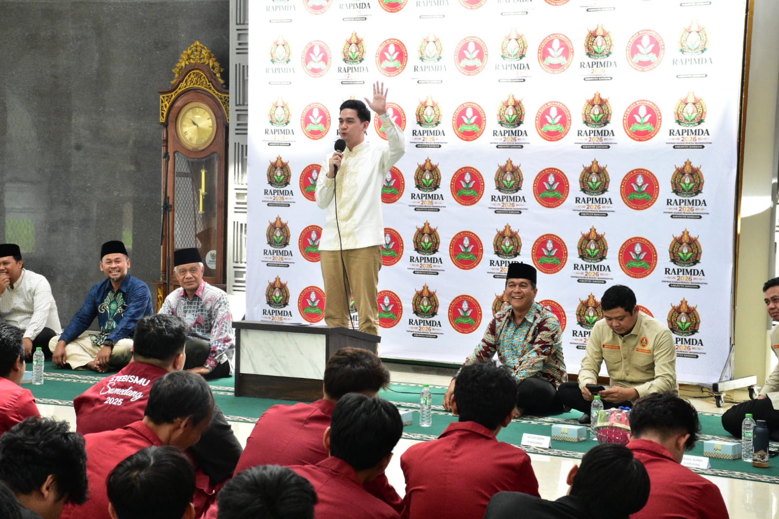 Wakil Bupati Sumedang M. Fajar Aldila saat membuka Pengajian Daerah dan Rapimda Pemuda Muhammadiyah Sumedang.